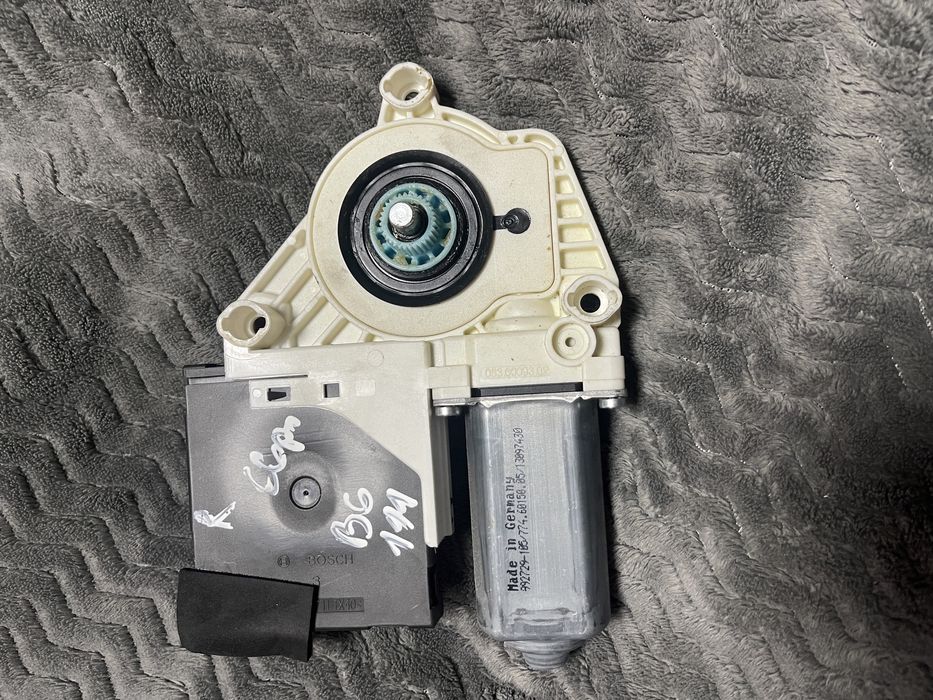 Стіклопідйомніки Passat b6 2010