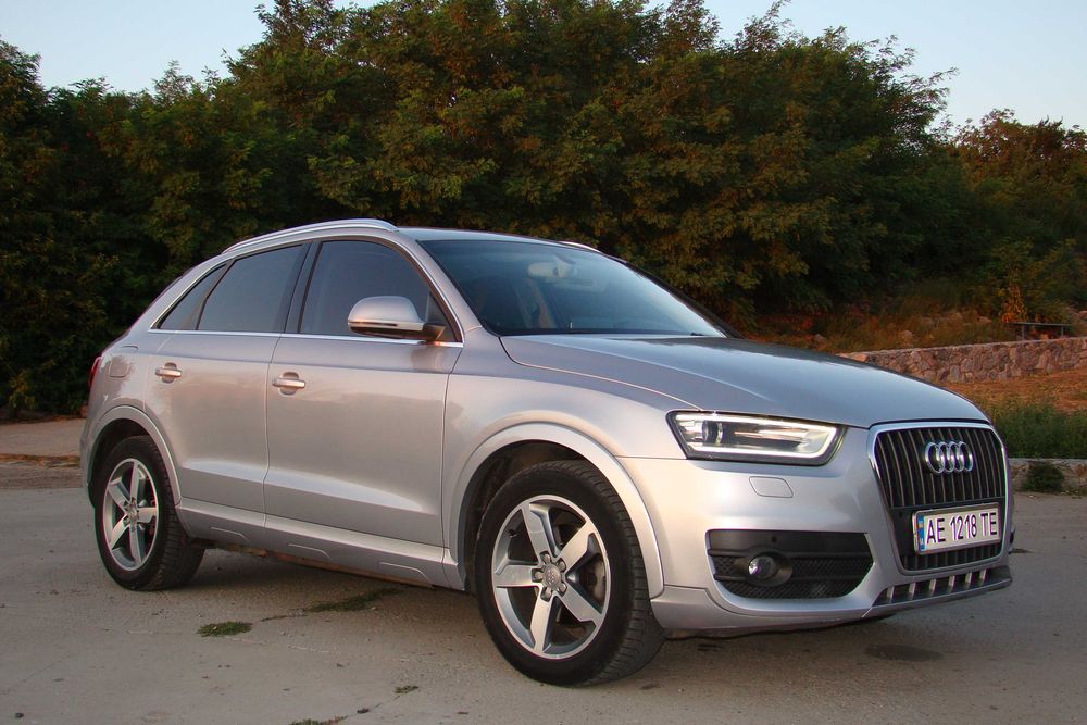 Продам  AUDI  Q3
