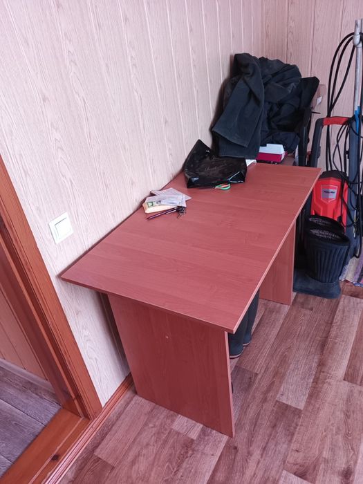 Стіл кухонний.стіл письмовий.стол