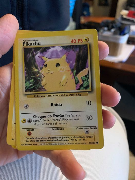 Carta Pokemon "Pikachu Base set" (jungle) em óptimo estado