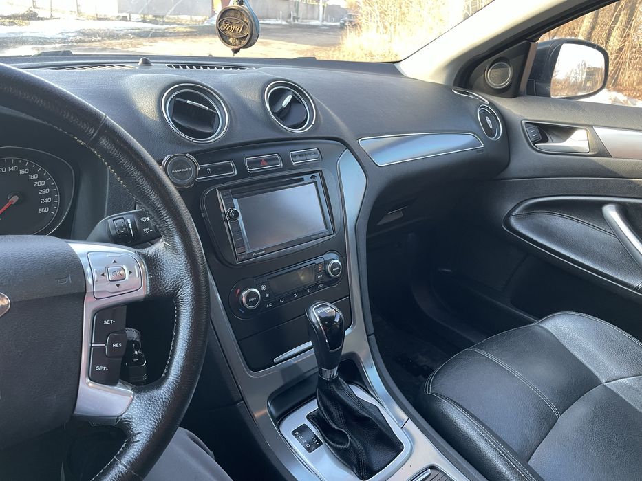 Ford Mondeo IV 2011  2.0 Дизель