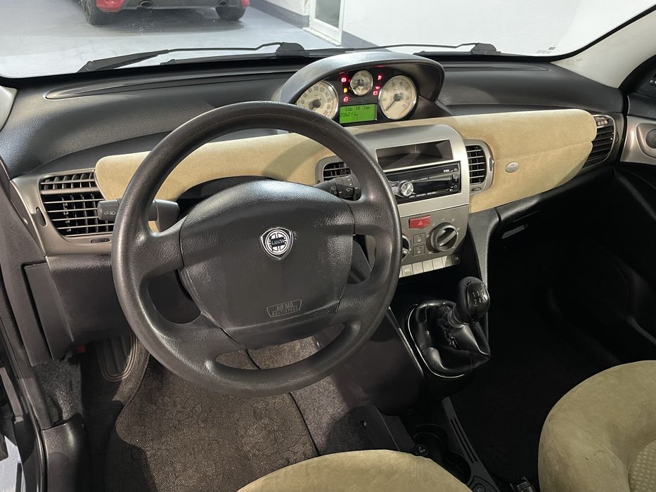 Lancia Ypsilon/ 1.2 16v