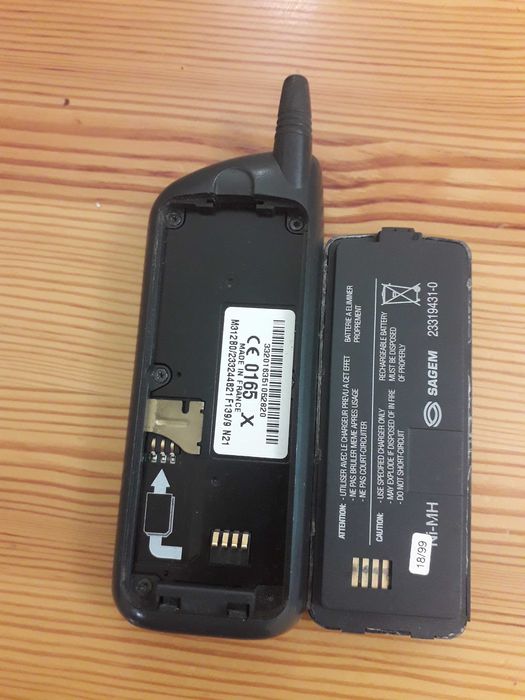 Мобильный  телефон" PHILIPS"