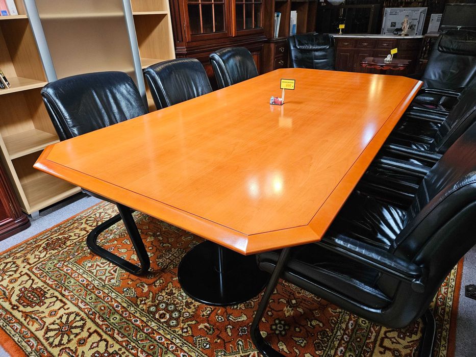 Excelente mesa de reunião - óptimo estado geral - Só a mesa as cadei