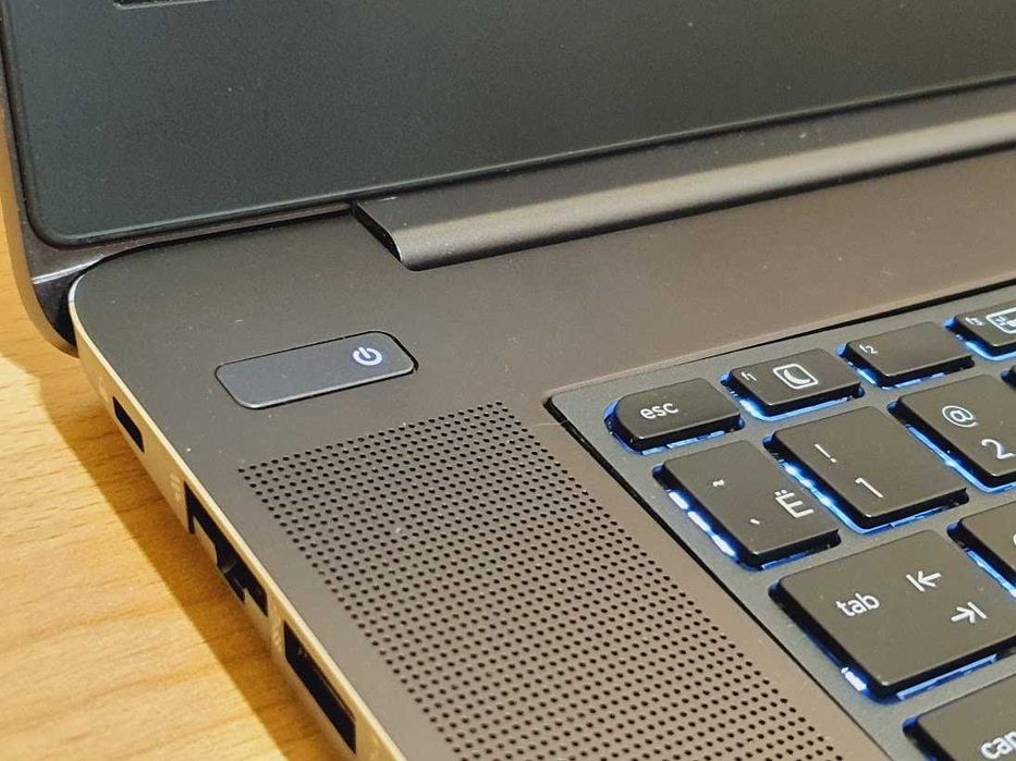 Ігровий HP ZBook Studio G3 XeonE3-1505M RAM16 NVIDIA Quadro M1000M,4Gb