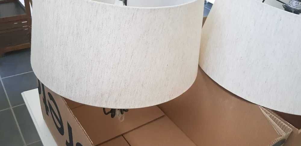 Dois candeeiros praticamente novos Gato Preto