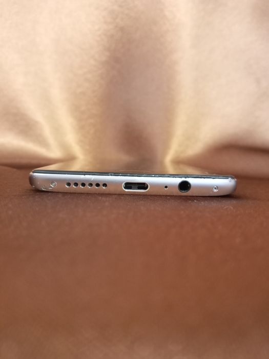 Смартфон OnePlus 3T