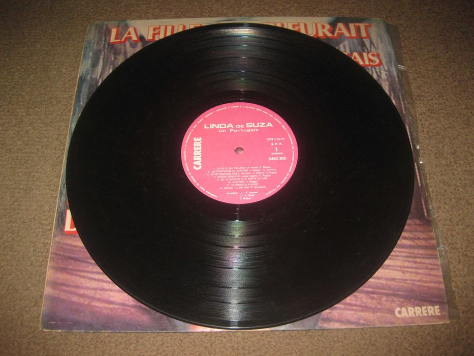 Vinil LP 33 rpm da Linda De Suza "La Fille Qui Pleurait Un Portugais"