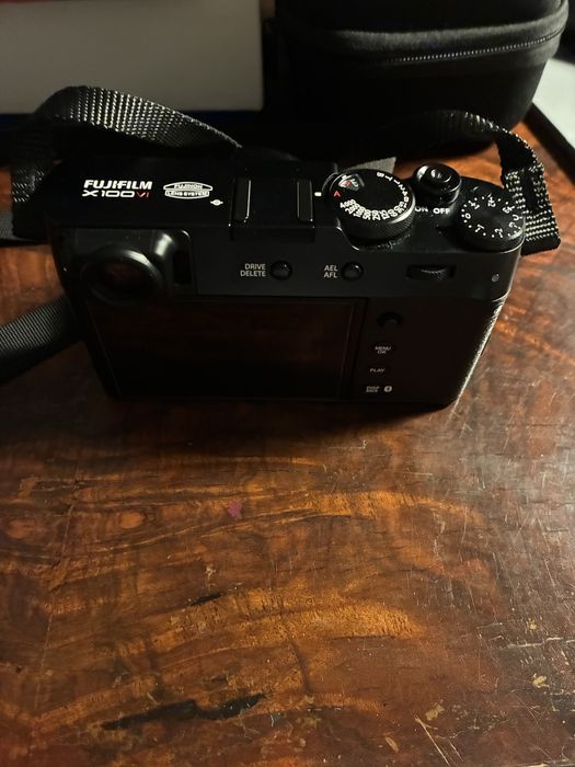 Fujifilm X100VI - Black | Como nova e com acessórios