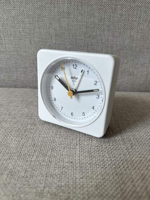 Braun BC03W - klasyczny zegar, budzik