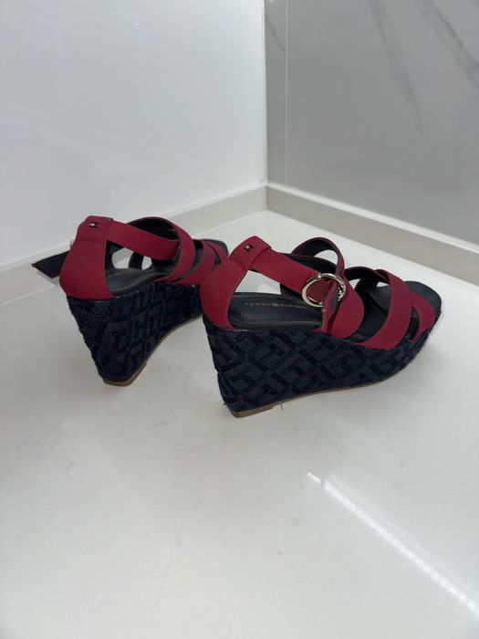 Sandálias de cunha Tommy Hilfiger 38