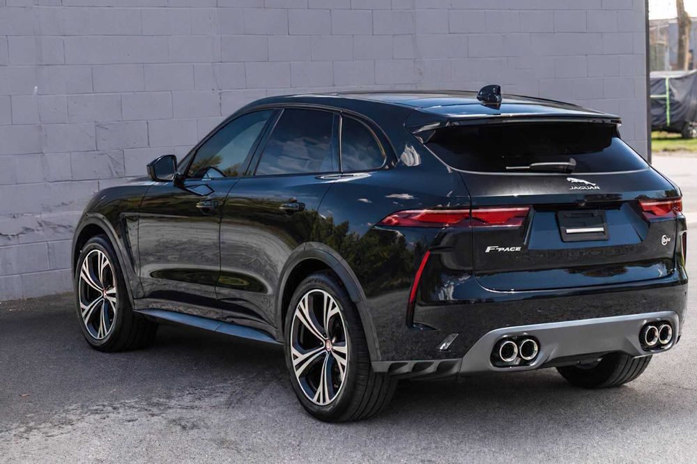 Jaguar F-PACE SVR      2022