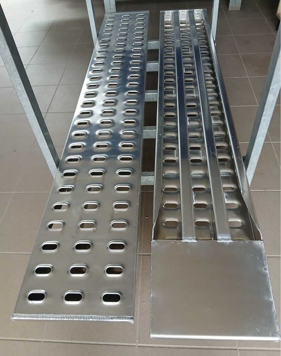 Najazdy- podjazdy 2500 x 315 x 69 mm. Ładowność 2500 kg
