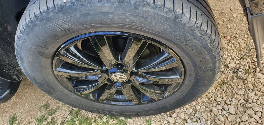 Vendo jantes 18 5×120 com pneus vw amarok