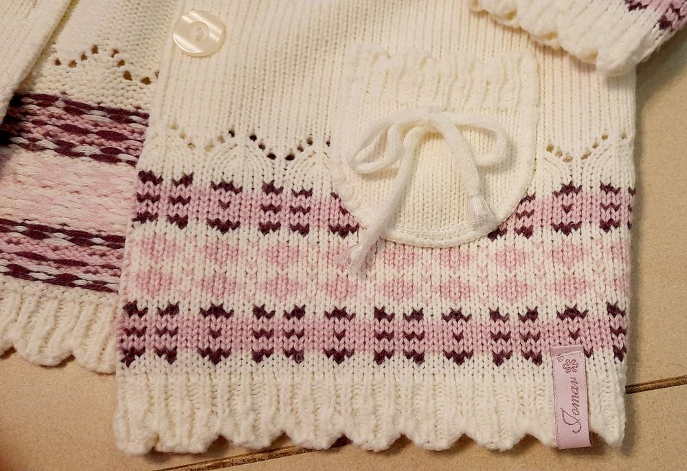 Biały sweterek r.122