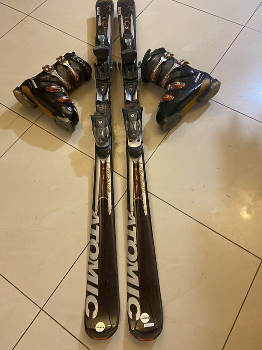 Narty zjazdowe i buty