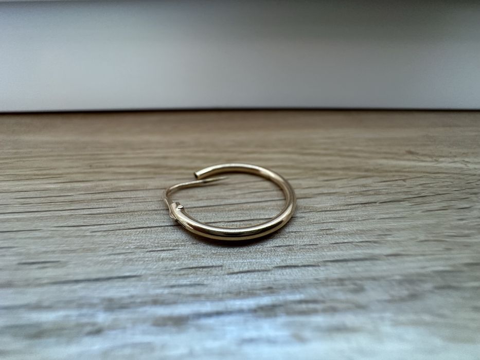 Pojedynczy kolczyk ze złota próby 750 (18K)