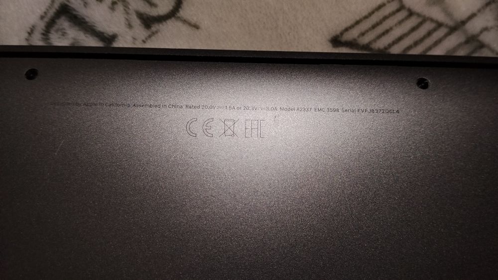 MacBook Air M1 8/256gb (с дефектом)