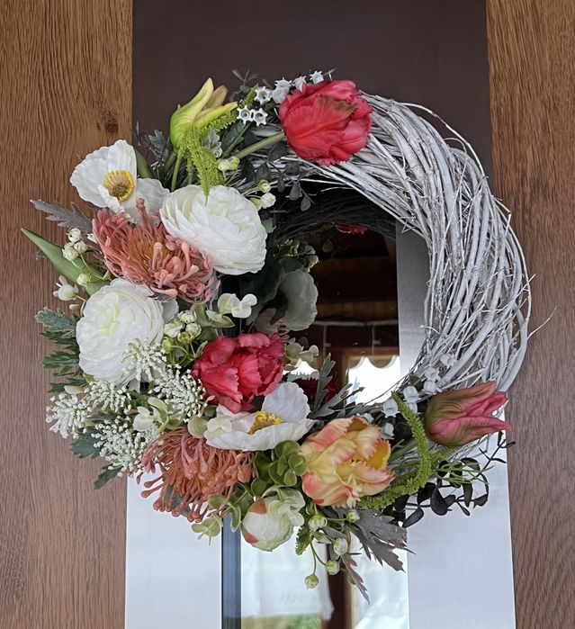 Handmade wiosenny wianek na drzwi