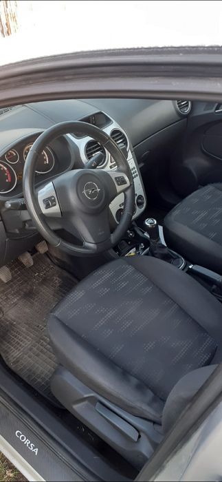 Opel corsa d polift 2012r 1,2 LPG