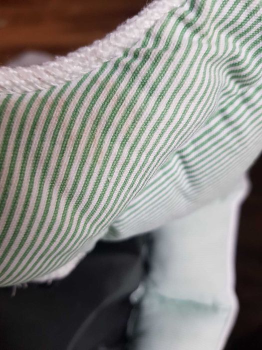 Legowisko dla psa kota w zielone paski Paw Prints wyjmowana poduszka