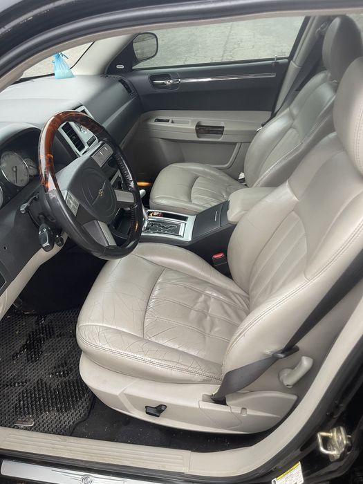 Продам Chrysler 300c