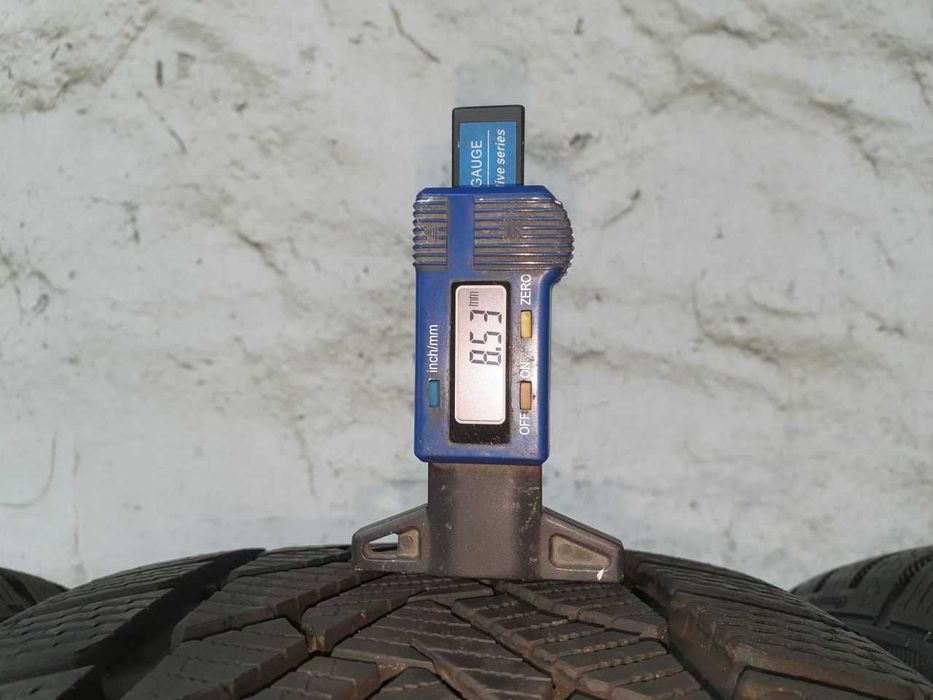 Cztery Opony zimowe 225/50R18 8,5mm Uniroyal WinterExpert 2022r