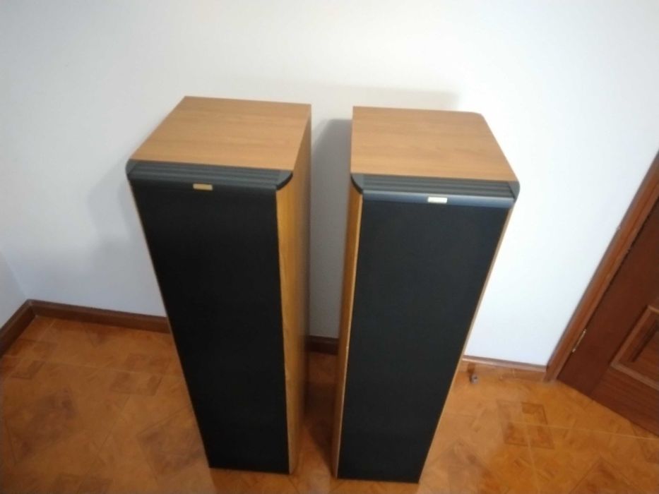 Par colunas Hi-Fi Jamo Classic 10