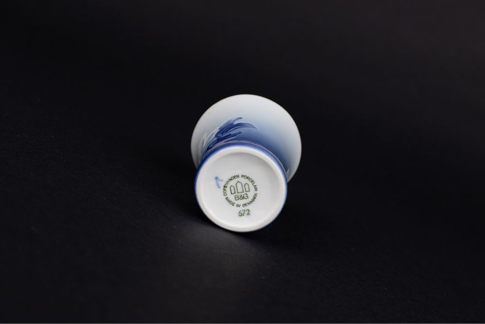 Bing & Grondahl Kopenhaga B&G wazonik ciemiernik Dania porcelana