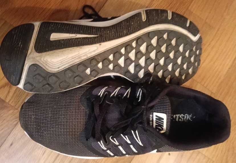 Nike Running Run Swift - 42 Size