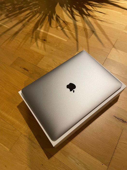 Apple MacBook Air 2020 Intel i5 8GB RAM Dysk 256GB + Apple Magic Mouse (Warszawa/Osięciny)
