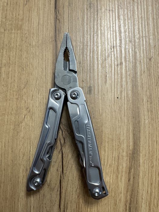 Leatherman rev.