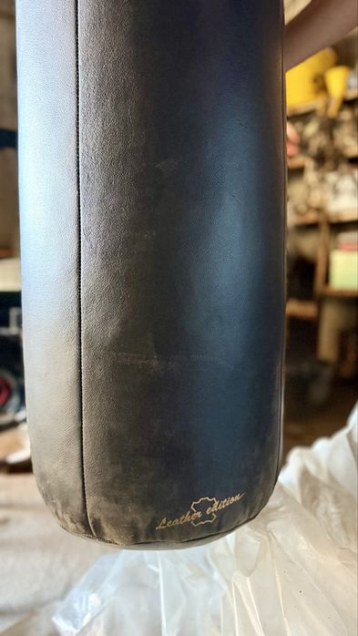 Saco de Boxe Leather Edition Pés/Punhos 50Kg 160cm + Luvas 10oz + Ligaduras