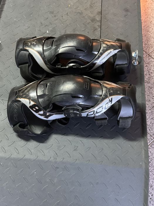 Joelheiras POD K8 Carbono