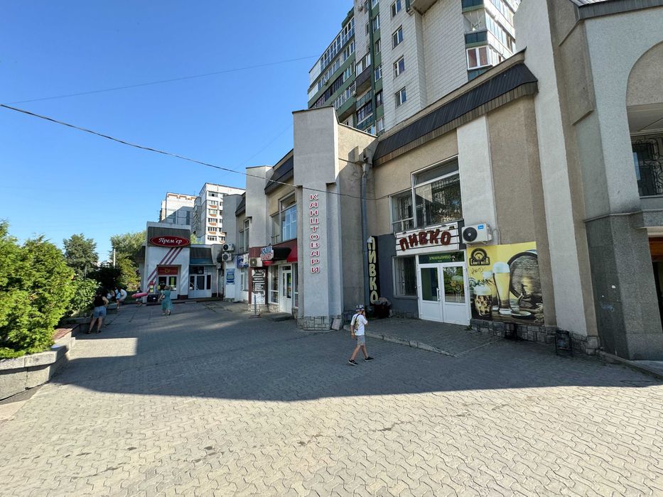 Приміщення з окремим входом на Митниці