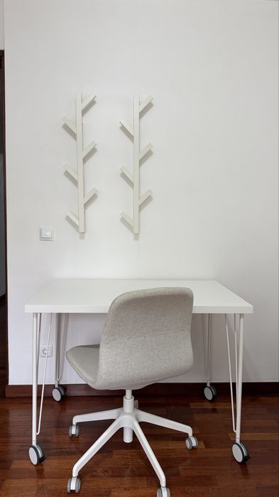Secretária IKEA – Branca com Rodízios