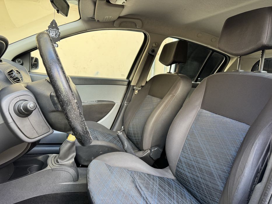 Renault Clio III 1.2 16V - 75Cv - Gasolina