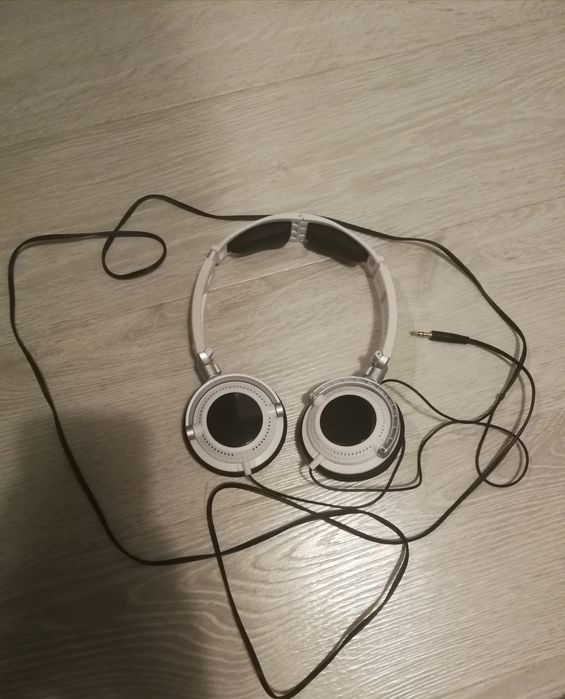 Białe słuchawki regulowane dla dzieci/młodzieży