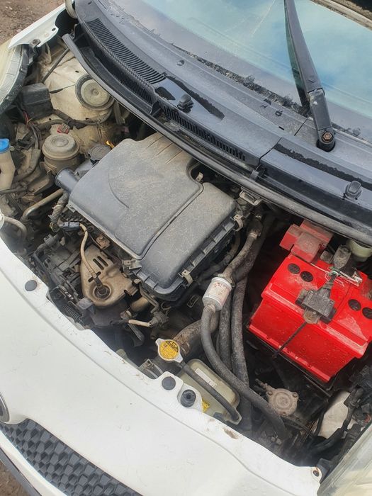 Продам тойота яріс