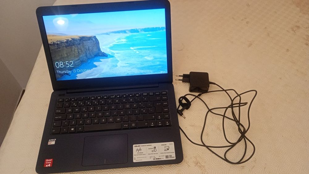 Portátil Asus E402Y