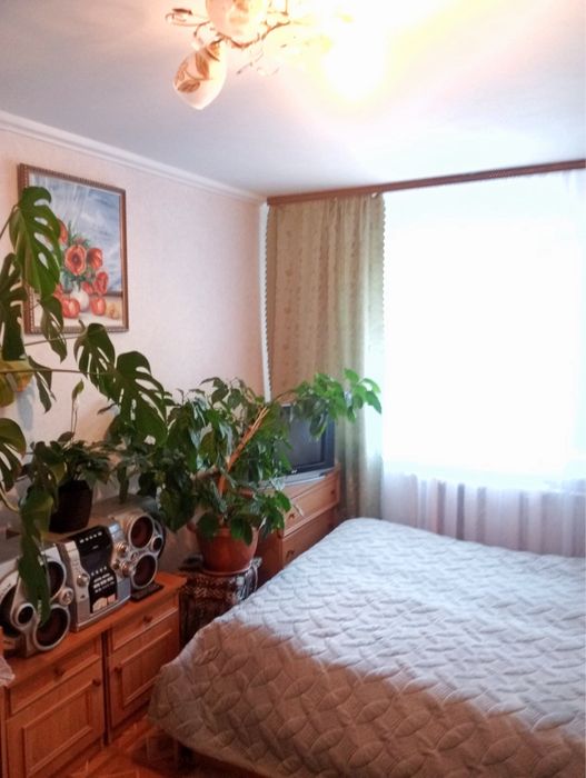 Продам квартиру двоповерхову,гараж,погріб,город