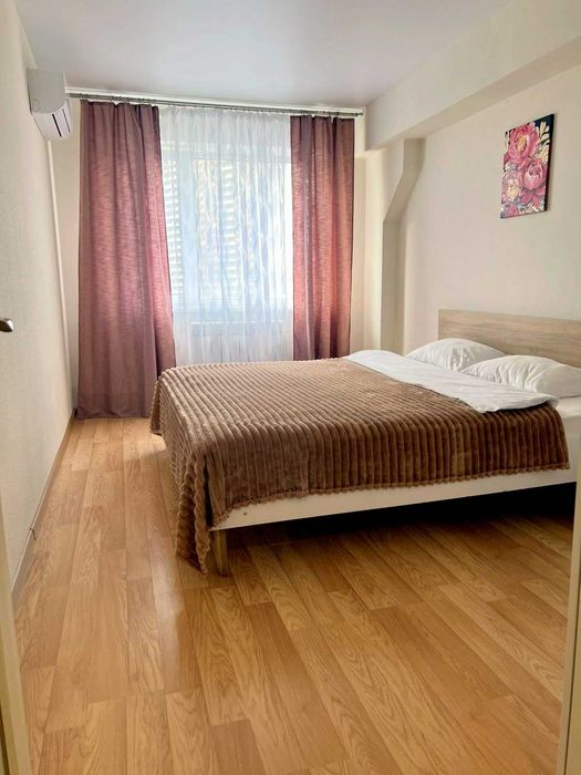 Комфортабельна 2-кімнатна квартира, подобово в ЖК SmartHouse. 1 зупинка від метро. У будинку є укриття.