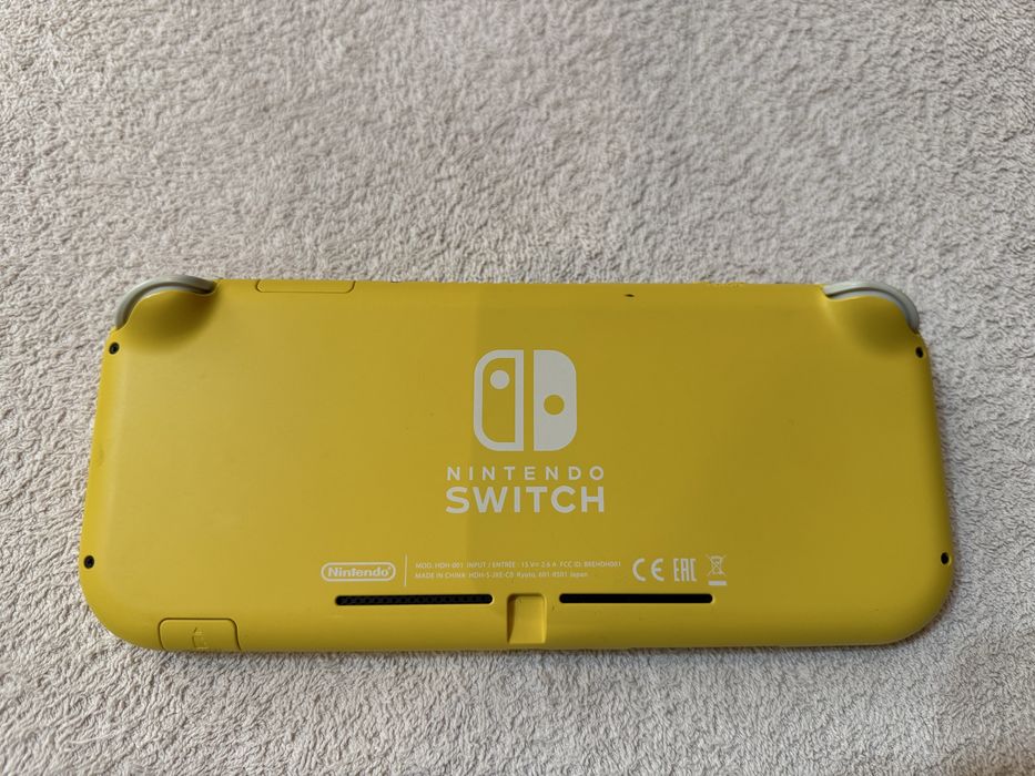 Nintendo Switch Lite Yellow