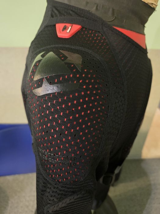 Моточерепаха, захист тіла. Квадро-мотозахист Leatt Body