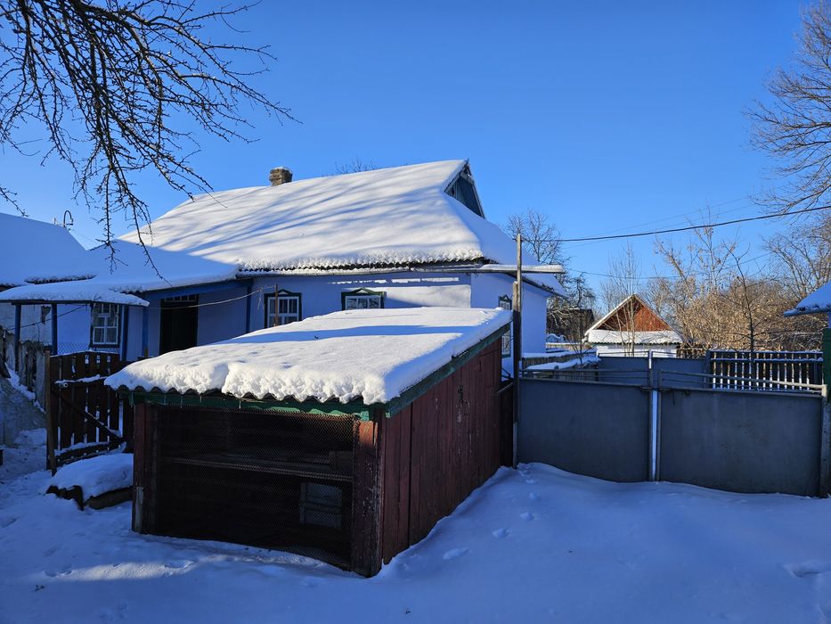 Будинок з двома ділянками