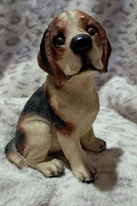 Статуэтки собачек и другие.