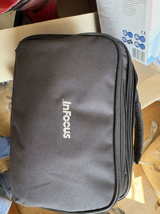 Projektor Infocus In1112