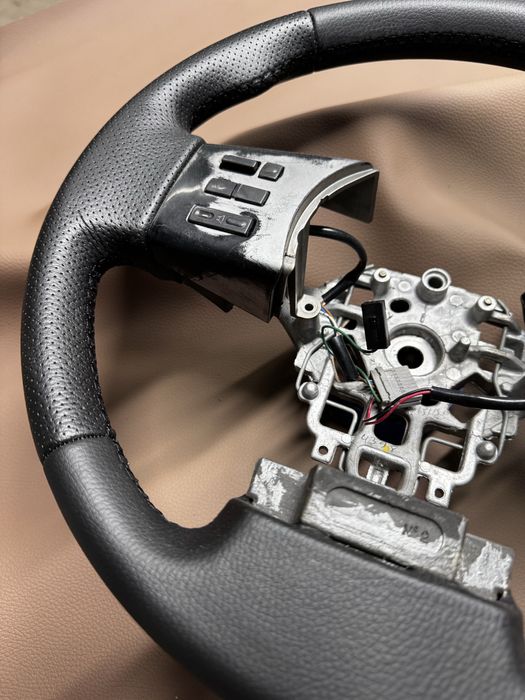 Перетягнуте кермо Nissan Navara d40 На обмін