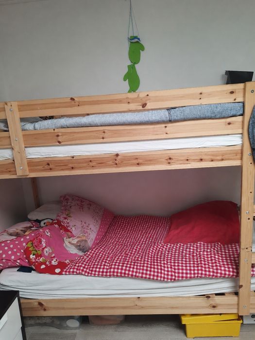Ліжко двоярусне дерев'яне