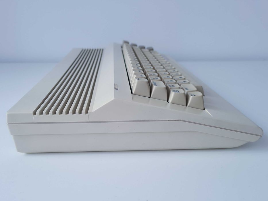 Commodore C64 BOX zasilacz sprawny